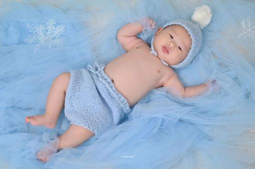 武夷山宝宝睡觉爱笑 武夷山宝宝睡觉爱笑